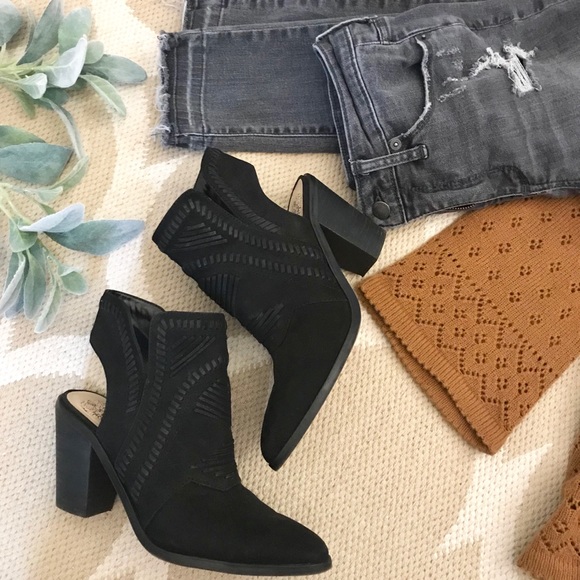 Vince Camuto Black leather western cut out booties - Picture 5 of 7